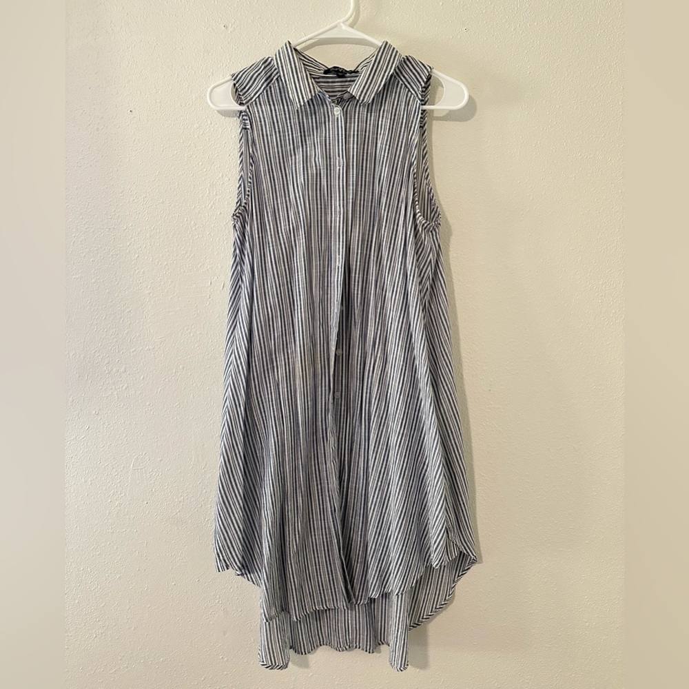 Sleeveless button up dress